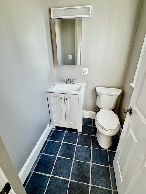 33 Adamson St, Unit 2 in Boston, MA - Building Photo - Building Photo