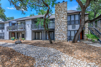 Aria in San Antonio, TX - Building Photo - Building Photo