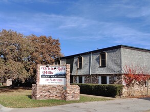 White Lake Hills Apartment in Fort Worth, TX - Building Photo - Building Photo