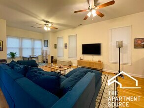 2620 W Armitage Ave in Chicago, IL - Building Photo - Building Photo