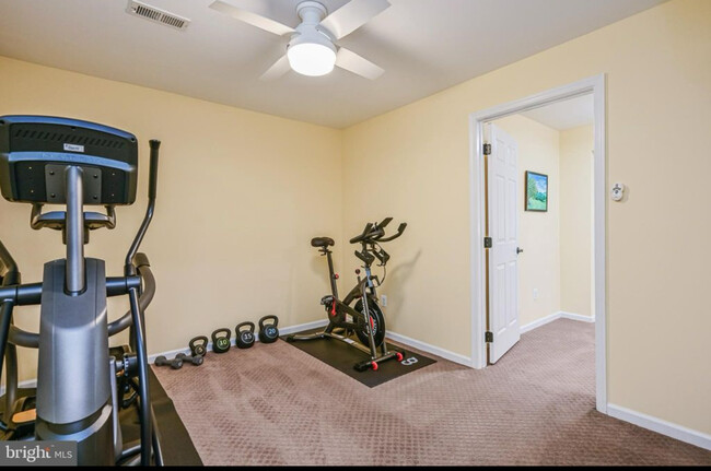 21389 Fitzgerald Dr in Ashburn, VA - Building Photo - Building Photo
