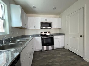 2409 Granite Cir in Bullhead City, AZ - Building Photo - Building Photo