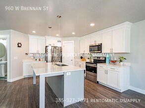 960 W Brennan St in Bluffdale, UT - Building Photo - Building Photo