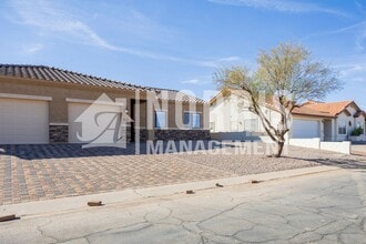 9301 W Century Dr in Arizona City, AZ - Building Photo - Building Photo
