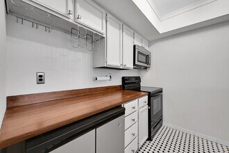 148 W Rockrimmon Blvd in Colorado Springs, CO - Foto de edificio - Building Photo