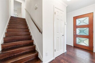 4832 Valley View Ct in Dunwoody, GA - Building Photo - Building Photo