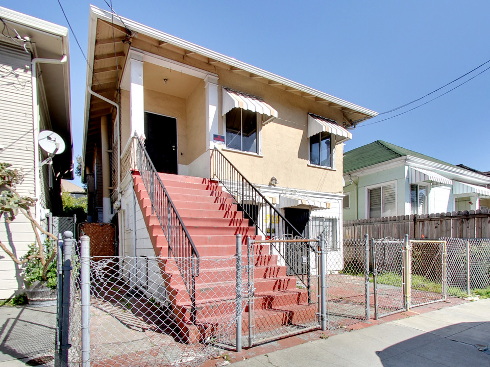 820 Athens Ave in Oakland, CA - Building Photo