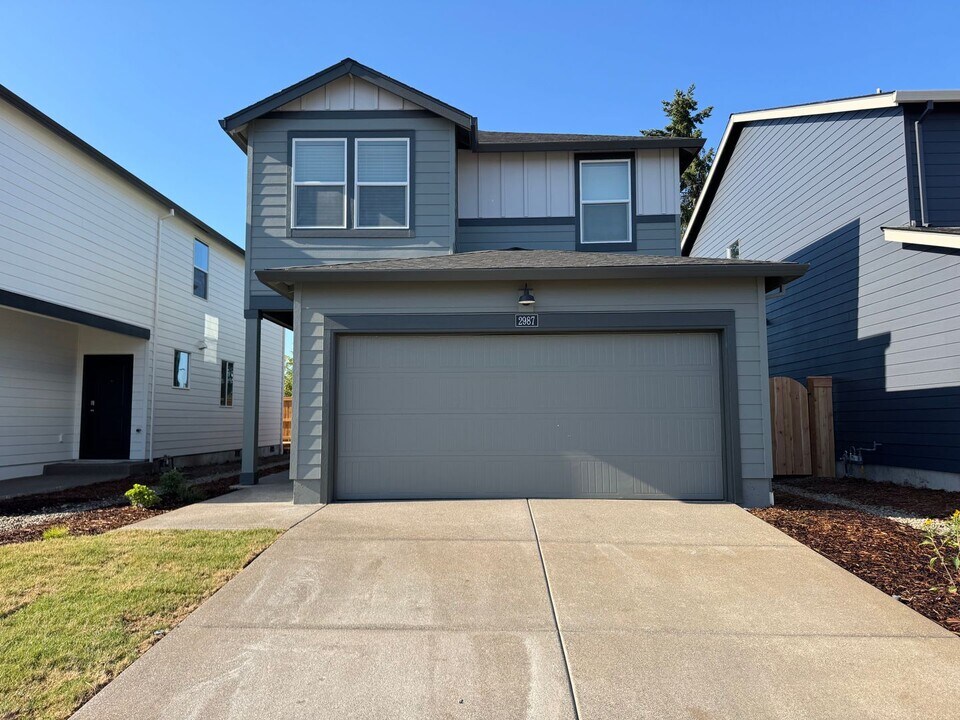 2987 T St in Springfield, OR - Building Photo