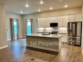 7546 Apache Rd in Shawnee, KS - Building Photo - Building Photo