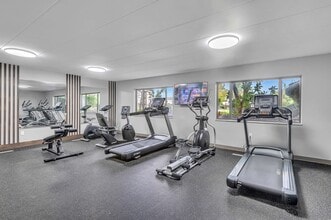 Haven Hobart in Hobart, IN - Foto de edificio - Building Photo