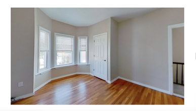 121 George St, Unit 3 in Boston, MA - Building Photo - Building Photo