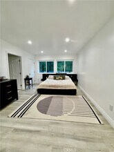 10468 Des Moines Ave in Los Angeles, CA - Building Photo - Building Photo