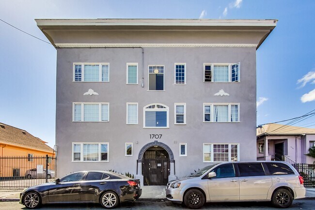 1707 36th Avenue in Oakland, CA - Foto de edificio - Building Photo