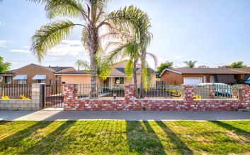 20802 Pioneer Blvd in Lakewood, CA - Building Photo - Building Photo