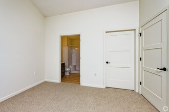 79 Arthurian Way in North Chili, NY - Building Photo - Building Photo