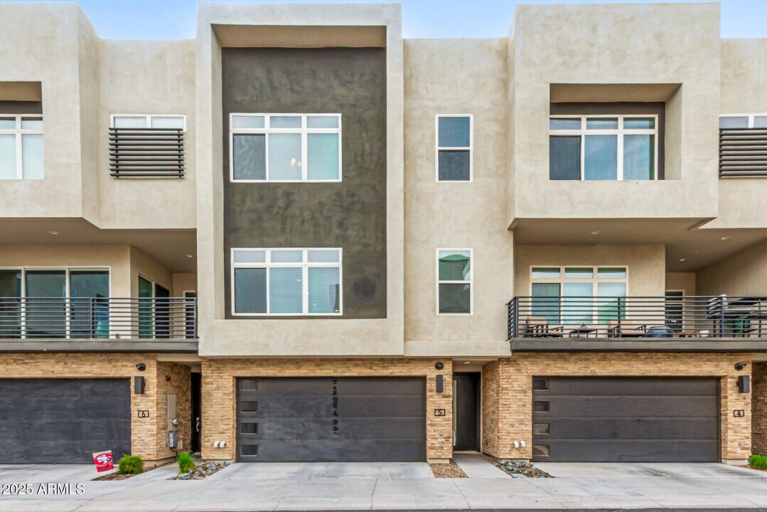 6850 E McDowell Rd in Scottsdale, AZ - Foto de edificio