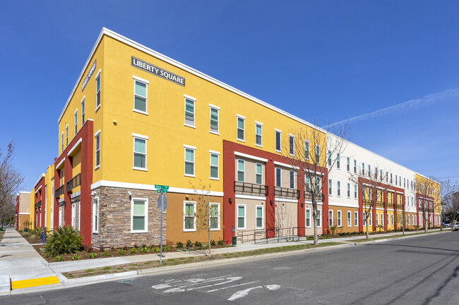 Liberty Square Apartments in Stockton, CA - Building Photo - Primary Photo