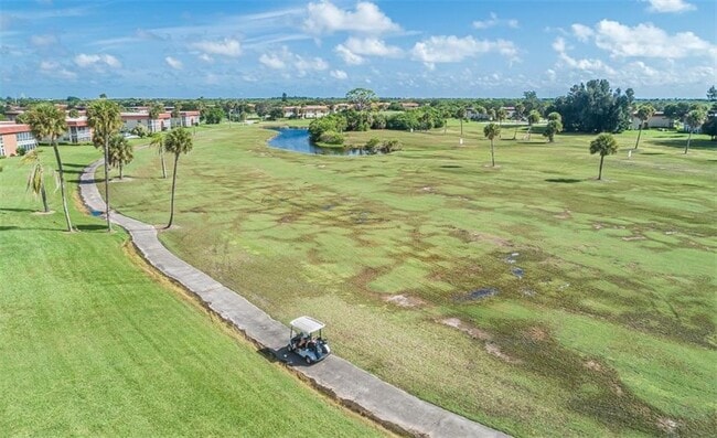 69 Royal Oak Ct in Vero Beach, FL - Foto de edificio - Building Photo