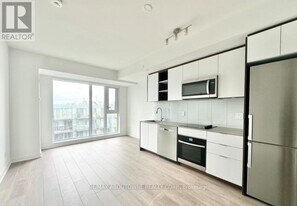 543 Richmond St W in Toronto, ON - Building Photo