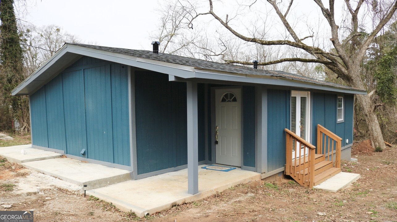 73 Lower Big Springs Rd in Lagrange, GA - Building Photo