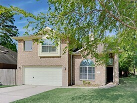 3413 Stratford Ln in Montgomery, TX - Building Photo