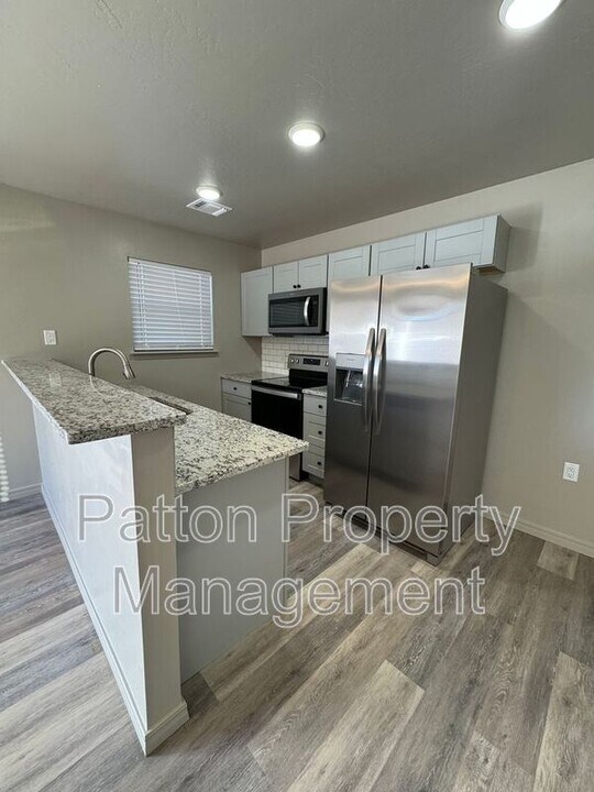 109 E 6th St in Hereford, TX - Building Photo