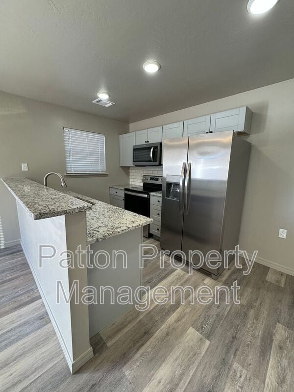 property at 109 E 6th St