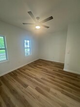 6211 Lawn Ave in Cleveland, OH - Foto de edificio - Building Photo