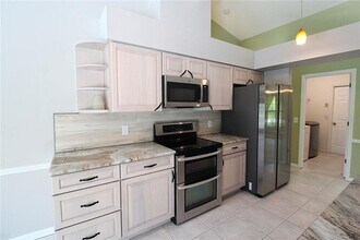 9421 Fruitland Ave in Englewood, FL - Building Photo - Building Photo