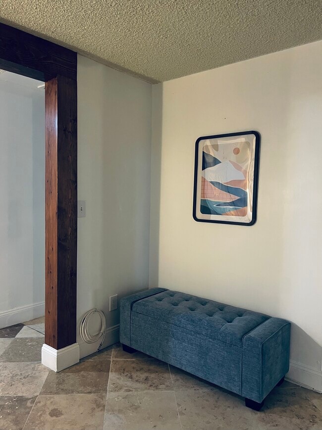 22837 Vose St in West Hills, CA - Foto de edificio - Building Photo