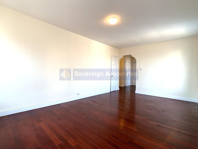 55 Cooper St in New York, NY - Building Photo - Building Photo