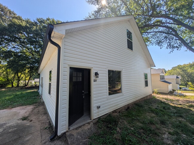 property at 1814 Hart St