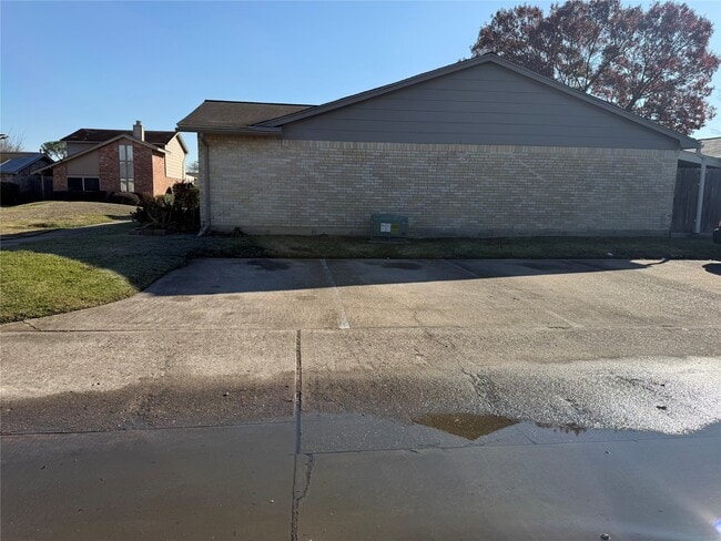 property at 6573 S Briar Bayou Dr