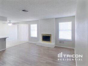 5152 Laurelwood Ave in Las Vegas, NV - Building Photo - Building Photo
