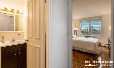 175 Freeman St in Brookline, MA - Foto de edificio - Building Photo