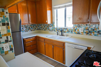 630 N Grand Ave in Los Angeles, CA - Building Photo - Building Photo
