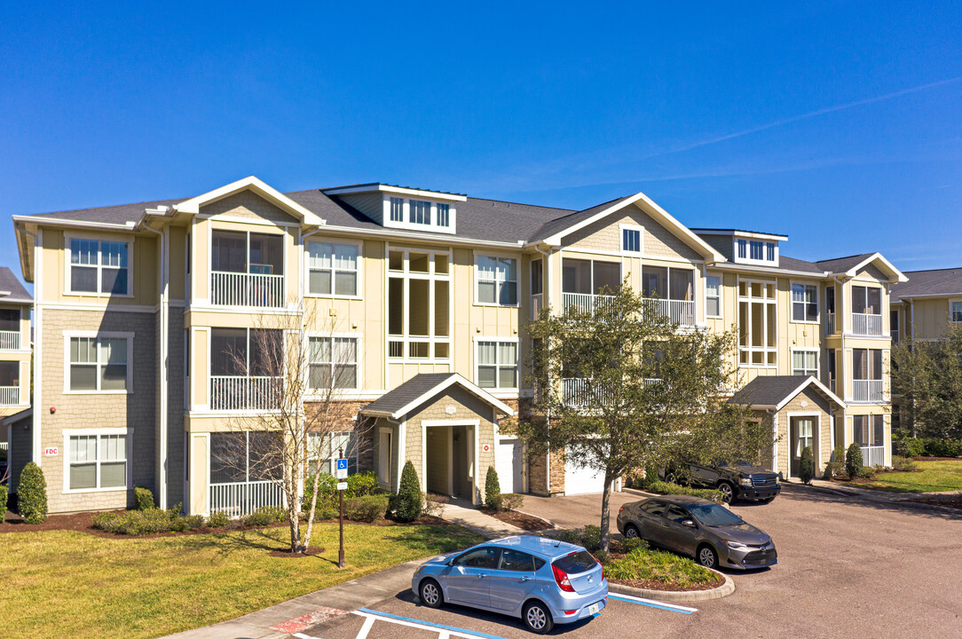 Century Crosstown in Tampa, FL - Building Photo