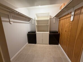 6138 E 129 St in Grandview, MO - Building Photo - Building Photo