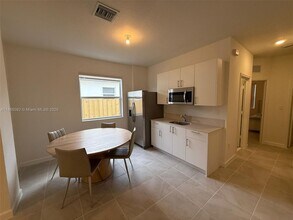 2832 SE 23rd Ave in Homestead, FL - Building Photo - Building Photo