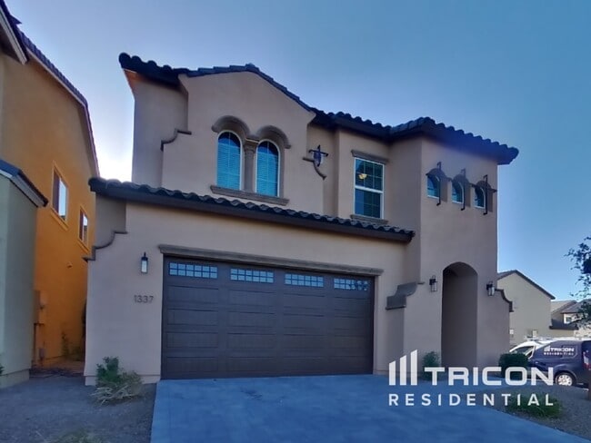 property at 1337 N Parkcrest