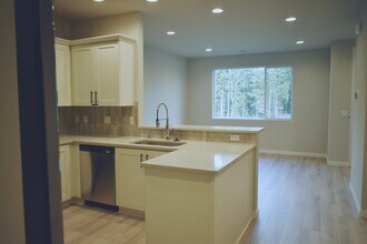 18412 NE 47th Ave in Vancouver, WA - Building Photo - Building Photo