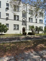 The Seville in Ft. Myers, FL - Building Photo