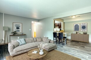 Western Pines Apartments in Kalamazoo, MI - Building Photo