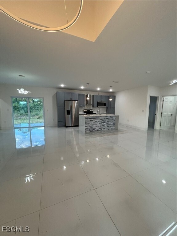 811 Milwaukee Blvd in Lehigh Acres, FL - Building Photo - Building Photo