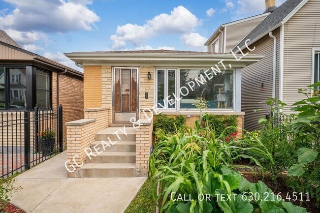 property at 3712 W Concord Pl