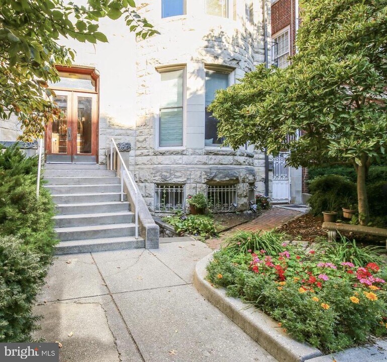 1730 New Hampshire Ave NW in Washington, DC - Building Photo