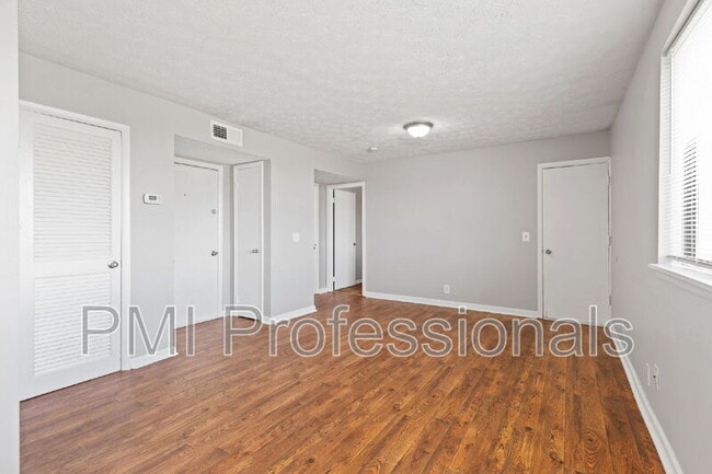 property at 800 Anderson Ln