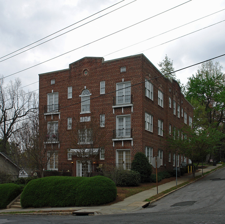 Gladstone Apartments in Winston-Salem, NC - Building Photo