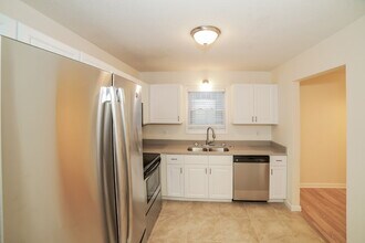 757 Newport Dr in Villa Rica, GA - Building Photo - Building Photo
