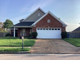 1580 Siskin Dr in Cordova, TN - Building Photo